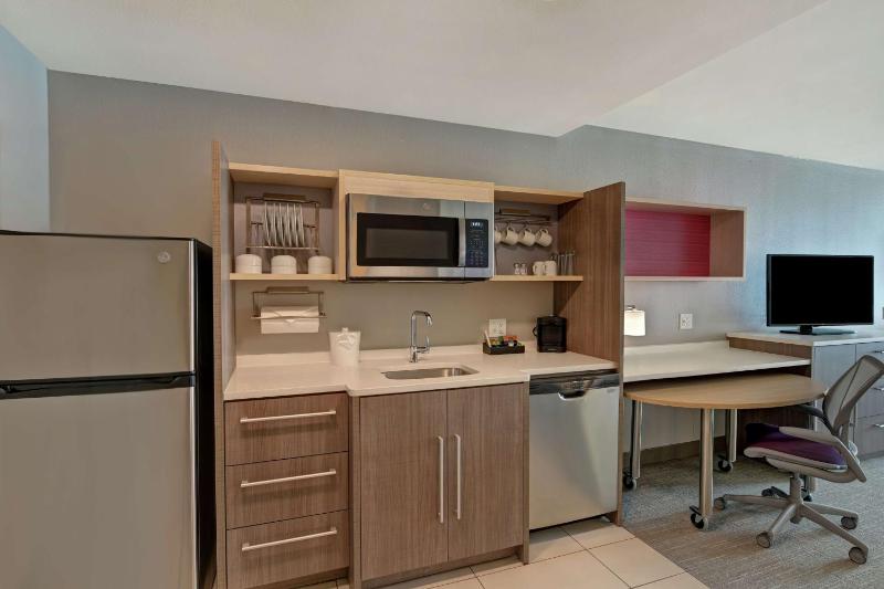 King Studio Suite - Mobility Access/Non-Smoking image 4