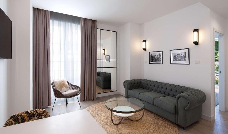Signature House image 3