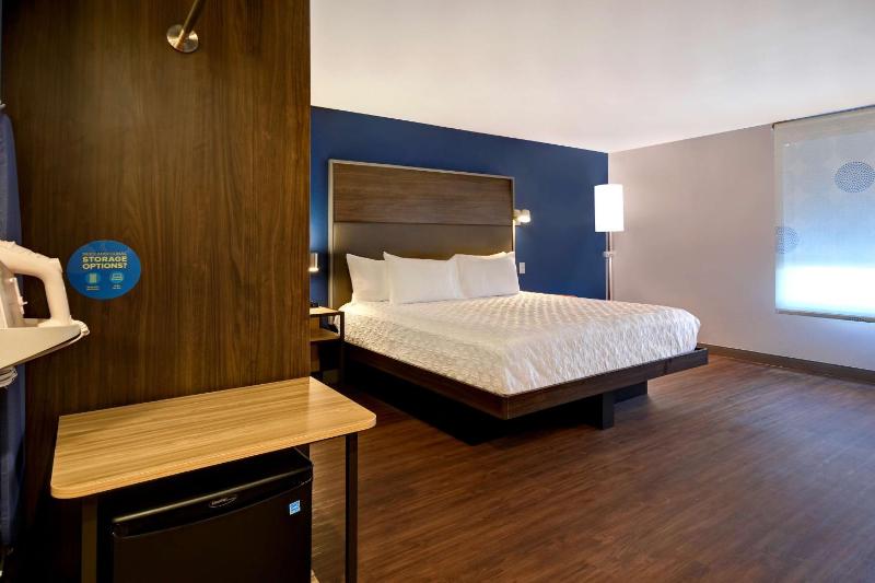 King Room with Bath Tub - Mobility Access image 4