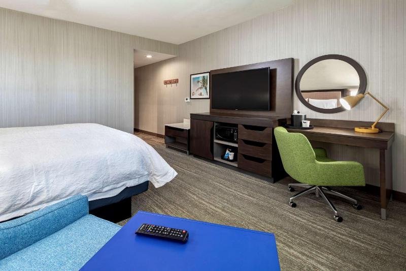 King Room image 3
