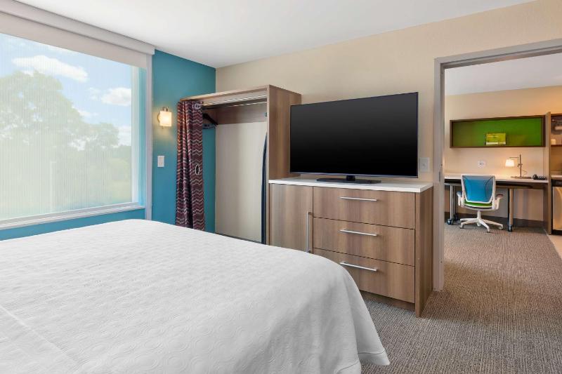 One-Bedroom King Suite - Non-Smoking image 3