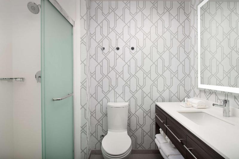 King Studio Suite - Non-Smoking image 4