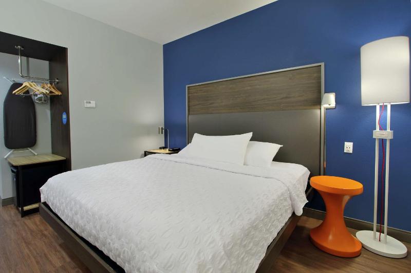 King Room image 4