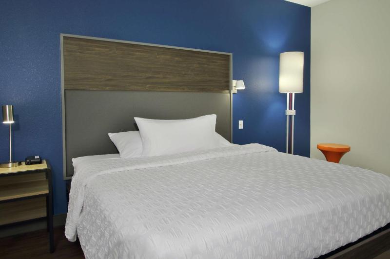 King Room image 3