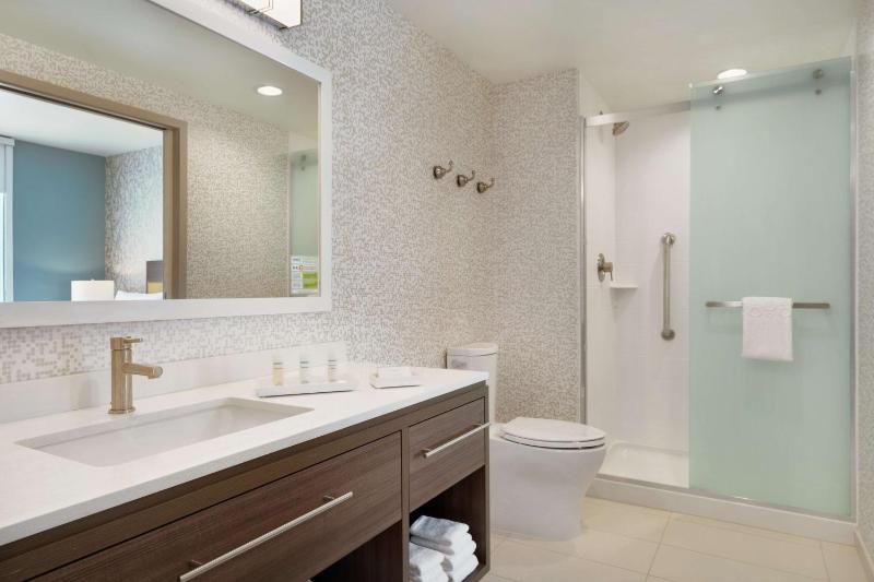 One-Bedroom King Suite - Non-Smoking image 2