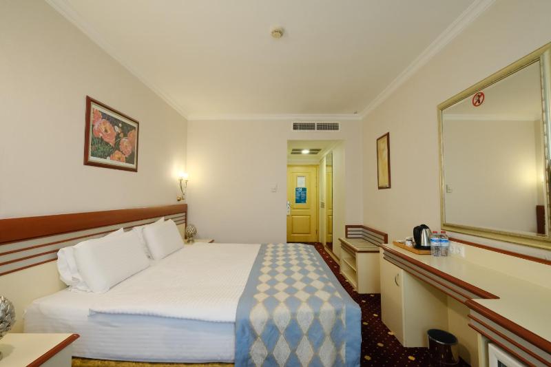 Standard Double Room image 1