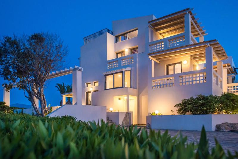 Almyra Seaside Villa with Private Pool - Sleeps 9 - image 30