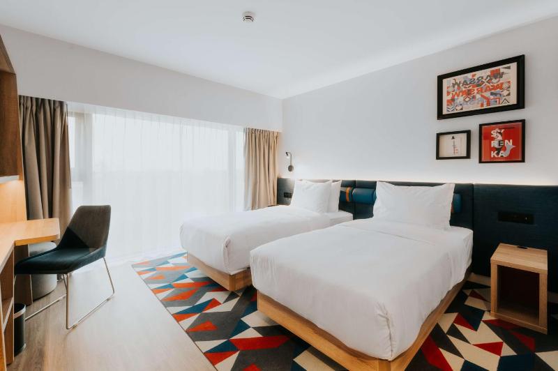 Twin Room image 1