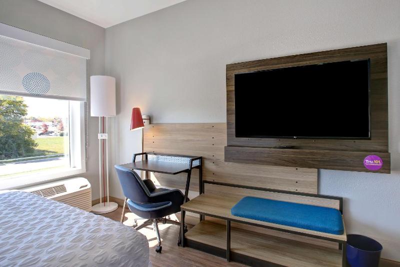 King Room image 3