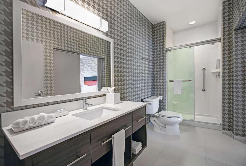 One-Bedroom King Suite - Non-Smoking image 2