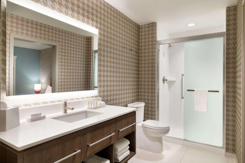One-Bedroom King Suite - Non-Smoking image 2