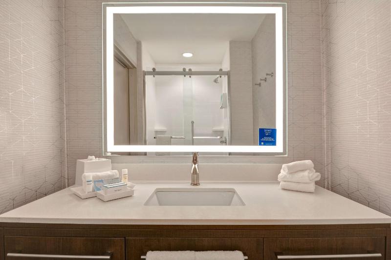 King Studio Suite - Non-Smoking image 2