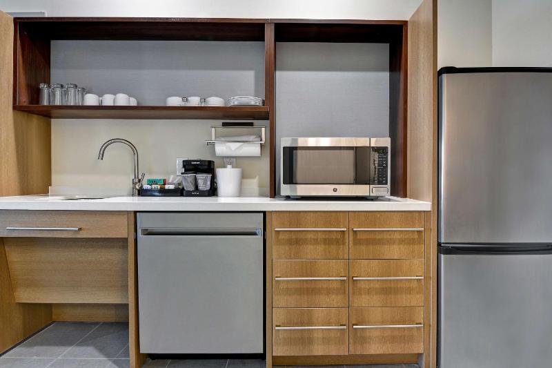 King Studio Suite - Mobility Access/Non-Smoking image 3