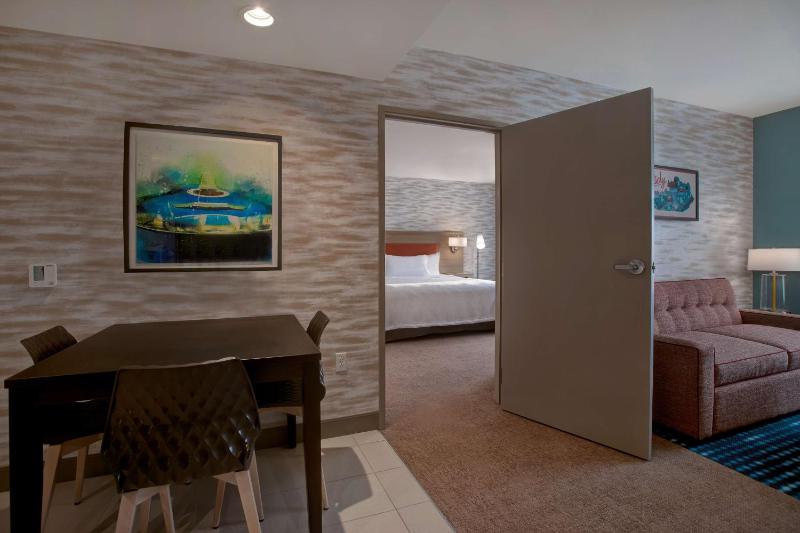King Suite - Mobility Access/Non-Smoking image 1
