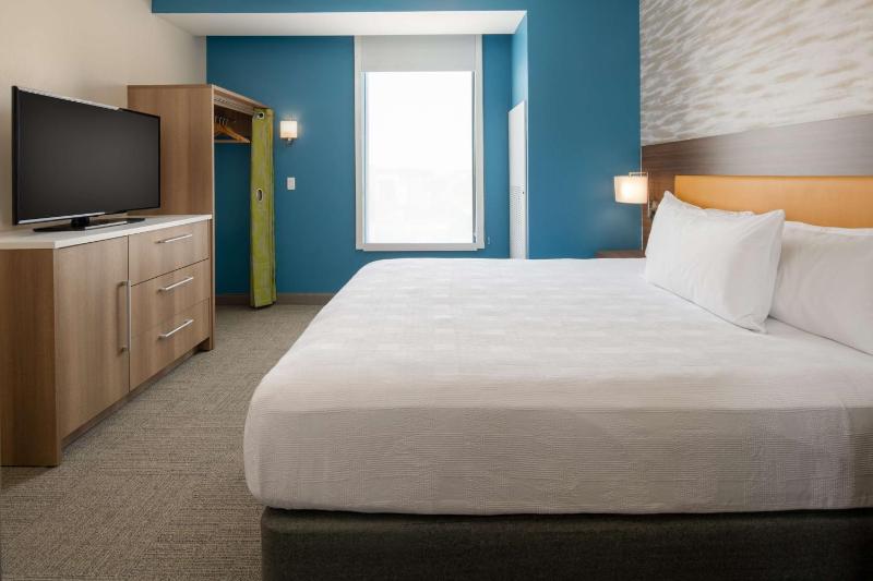 One-Bedroom King Suite - Non-Smoking image 2