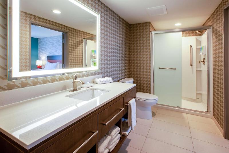 One-Bedroom King Suite - Non-Smoking image 2