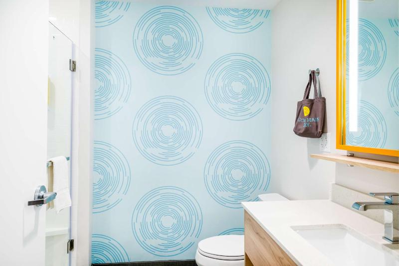 King Room image 2