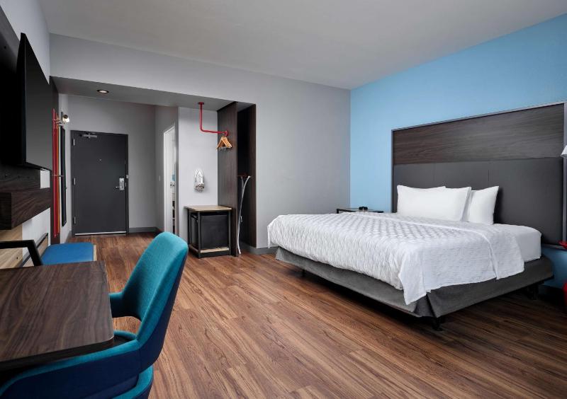 King Room with Bath Tub - Mobility Access image 3