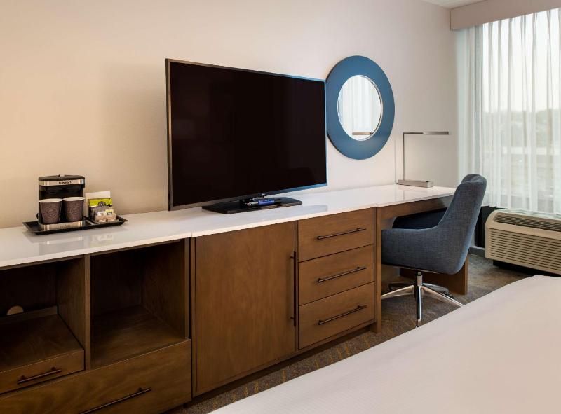 King Room image 3