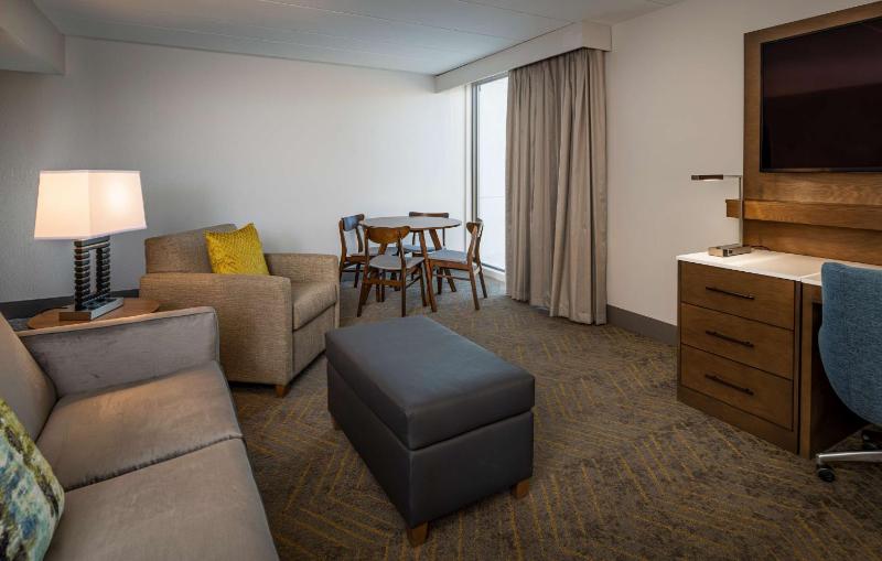 Corner King Studio Suite image 3