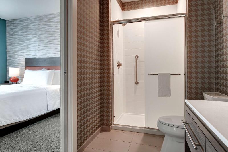 One-Bedroom Queen Suite - Non-Smoking image 3