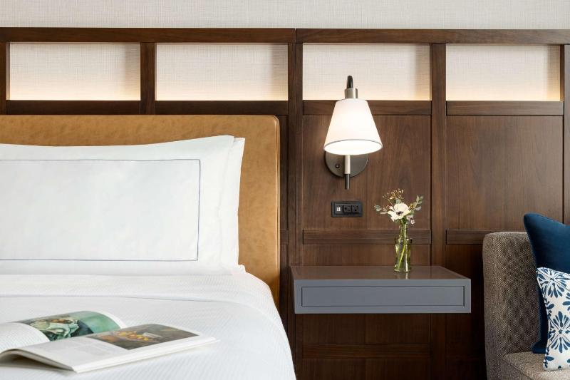King Room image 3