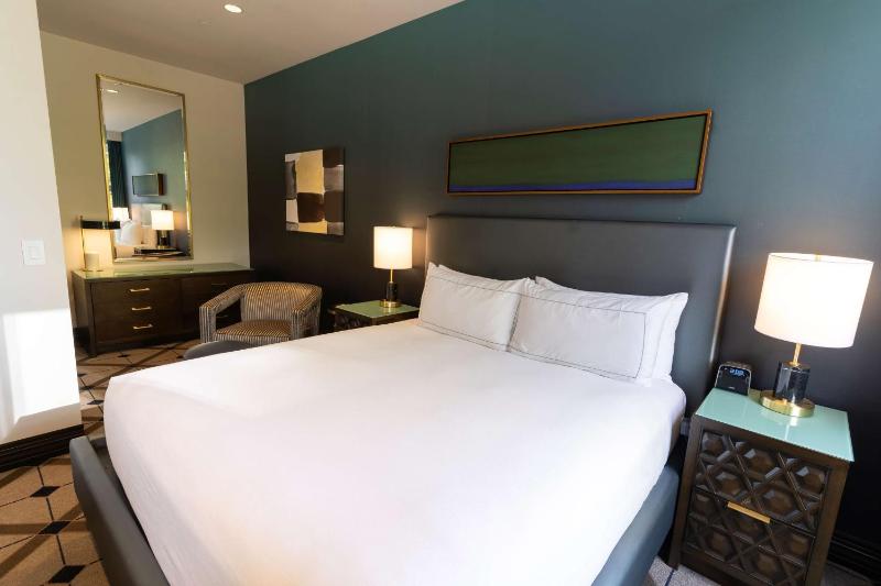 King Room image 4