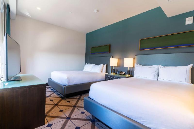 Queen Room with Two Queen Beds image 4