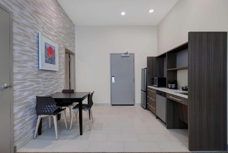 Queen Suite - Mobility/Hearing Accessible image 3