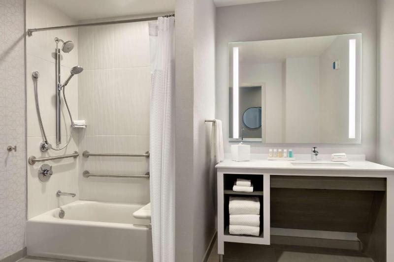Embassy Suites by Hilton Atlanta Midtown - image 18