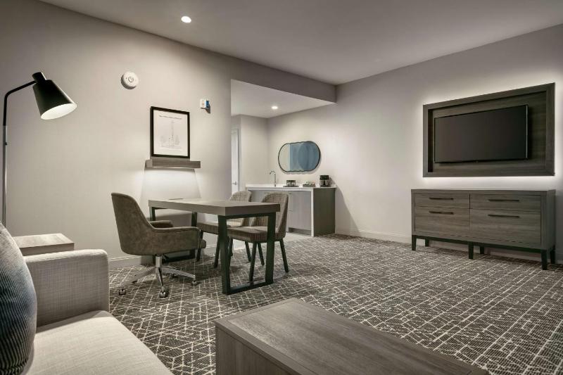Embassy Suites by Hilton Atlanta Midtown - image 24