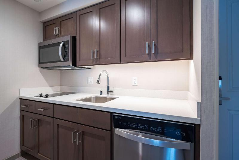 One-Bedroom King Suite - Non-Smoking image 4
