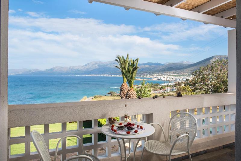 Almyra Seaside Villa with Private Pool - Sleeps 9 - image 10