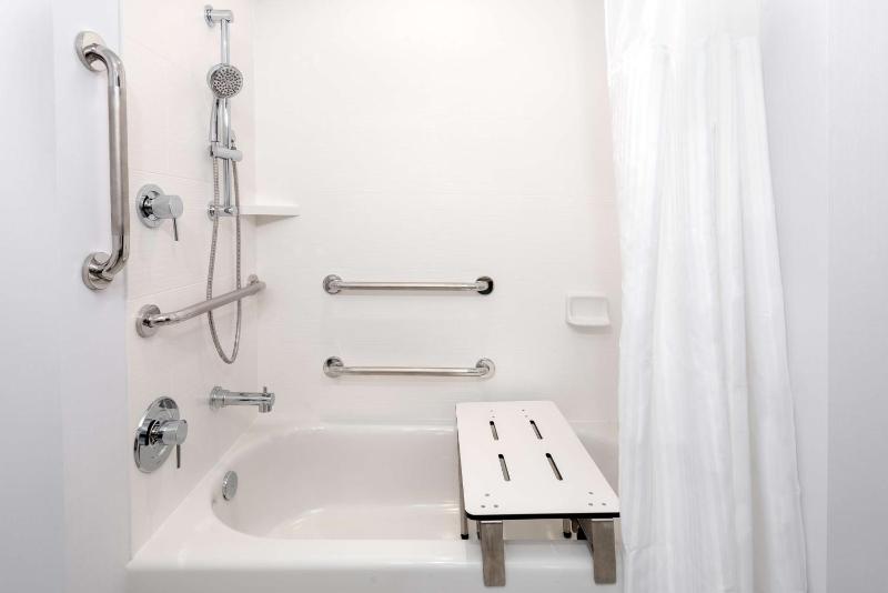 King Room with Tub and View - Mobility Accessible image 2