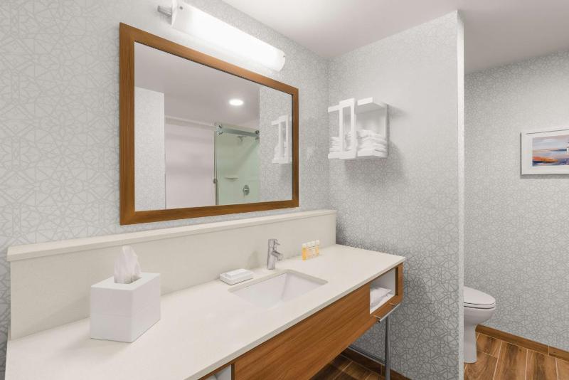 King Room image 2