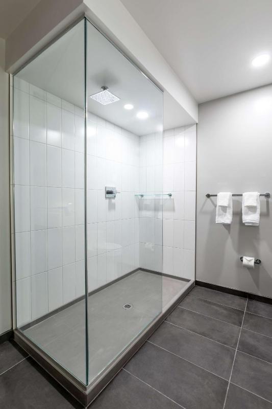 Two-Room King Suite image 3
