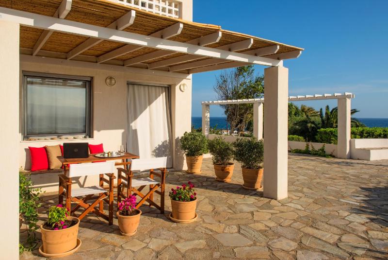 Almyra Seaside Villa with Private Pool - Sleeps 9 - image 6