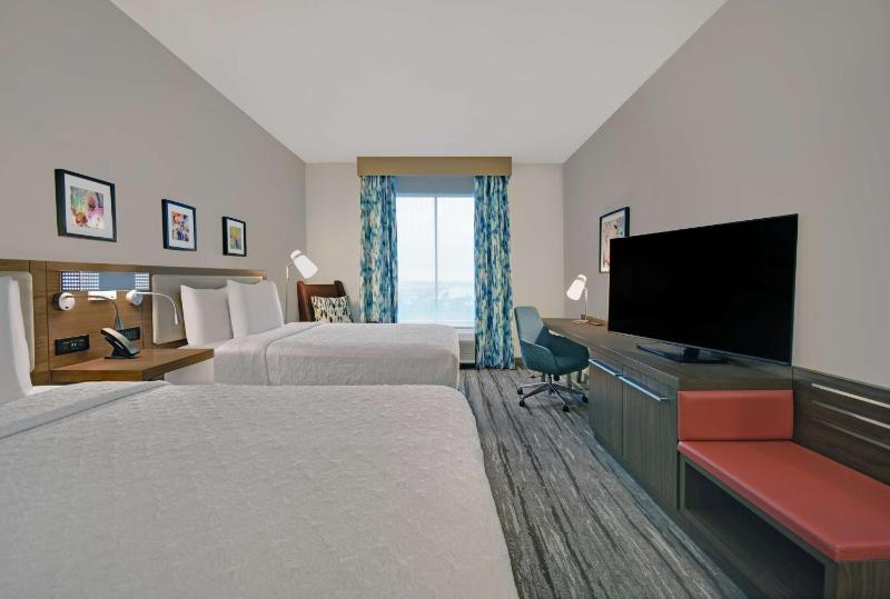 Queen Room with Two Queen Beds image 3