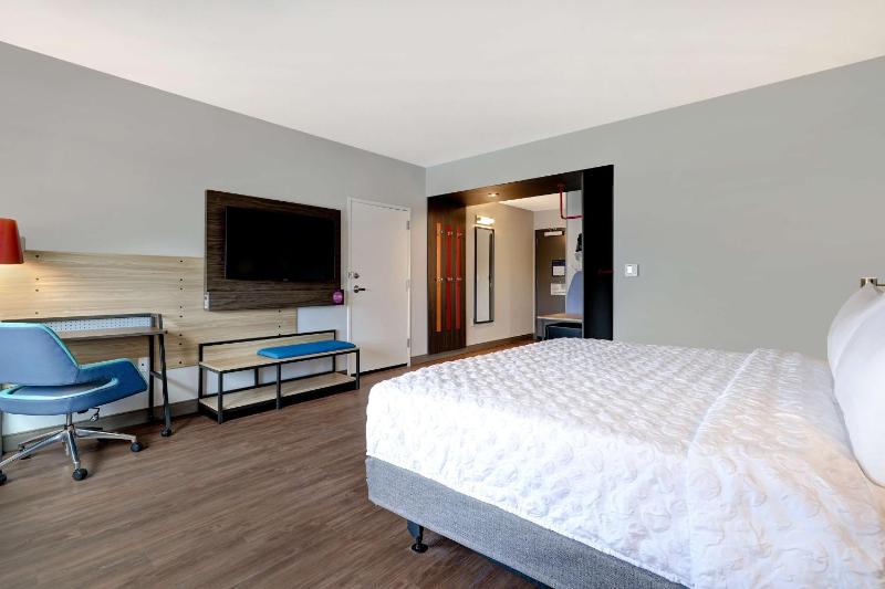 King Room image 2