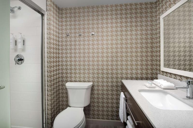 Home2 Suites by Hilton Miami Airport South Blue Lagoon - image 4