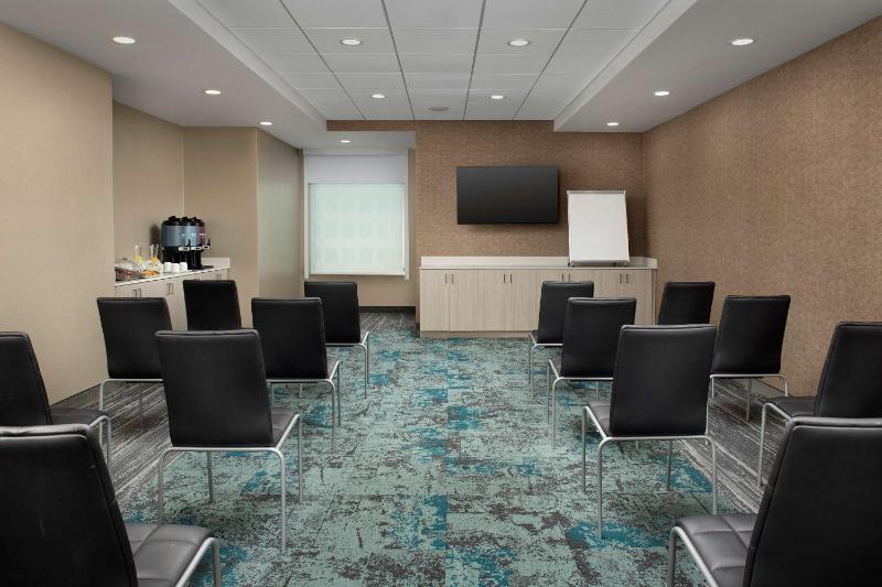Tru by Hilton Miami Airport South Blue Lagoon - image 16