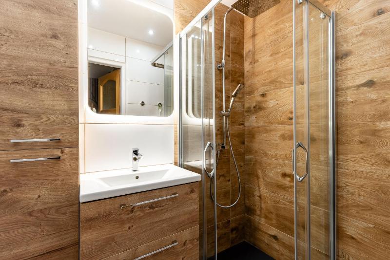 Apartment (4 Adults) - 1/60 Zborowskiego Street  image 4