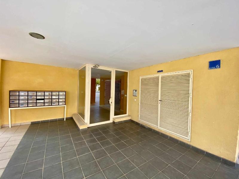 A&N Spacious Beach Apartment with Pool & Parking - image 18