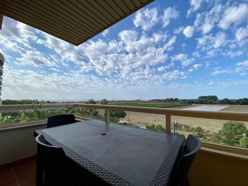 A&N Spacious Beach Apartment with Pool & Parking - image 20