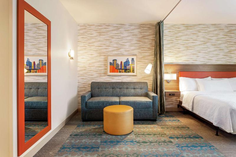King Studio Suite with One King Bed and Tub - Accessible image 1