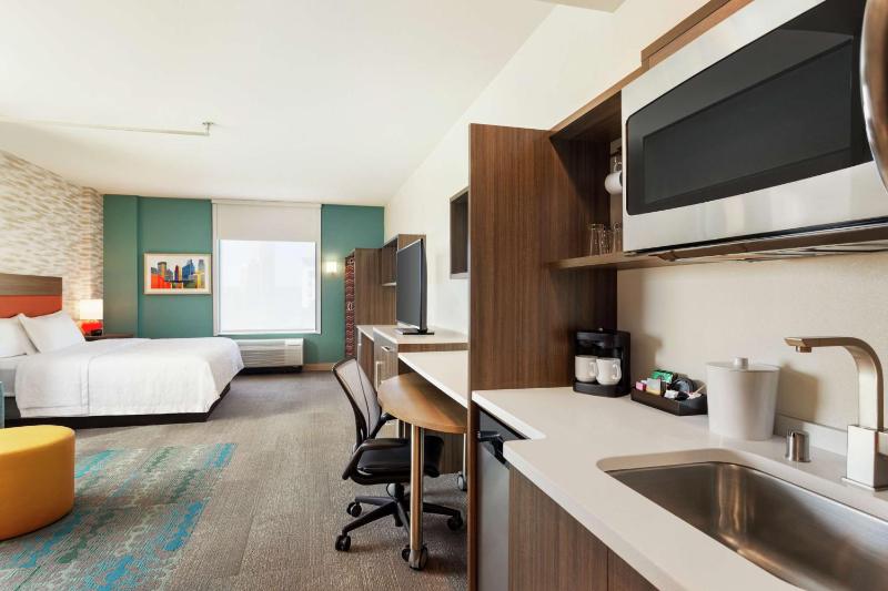 Studio Suite with One King Bed - Hearing Accessible image 4