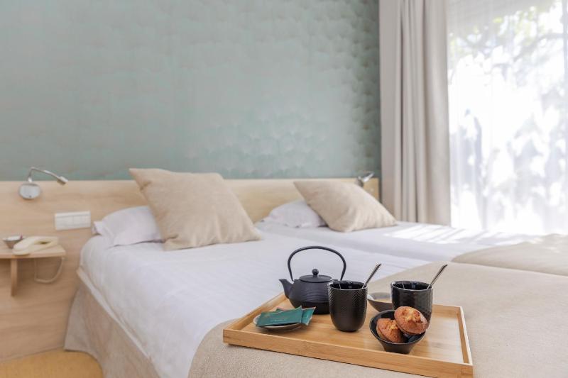 Twin Room with Terrace image 1