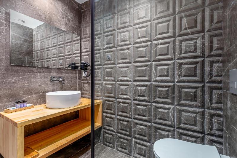 Luxury Room with Private Plunge Pool & Sea View image 2