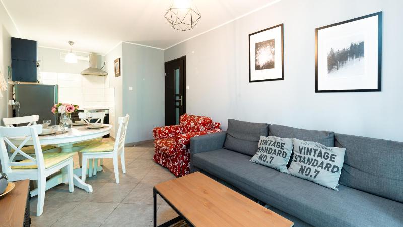 One-Bedroom Apartment image 4