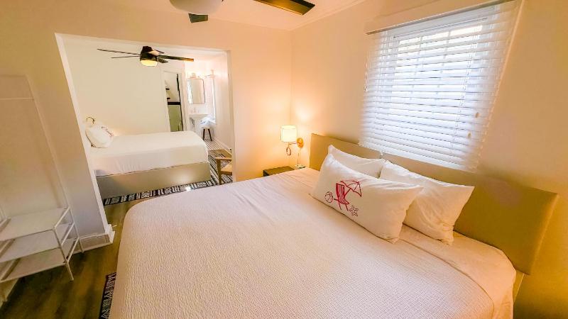 Double Room image 4